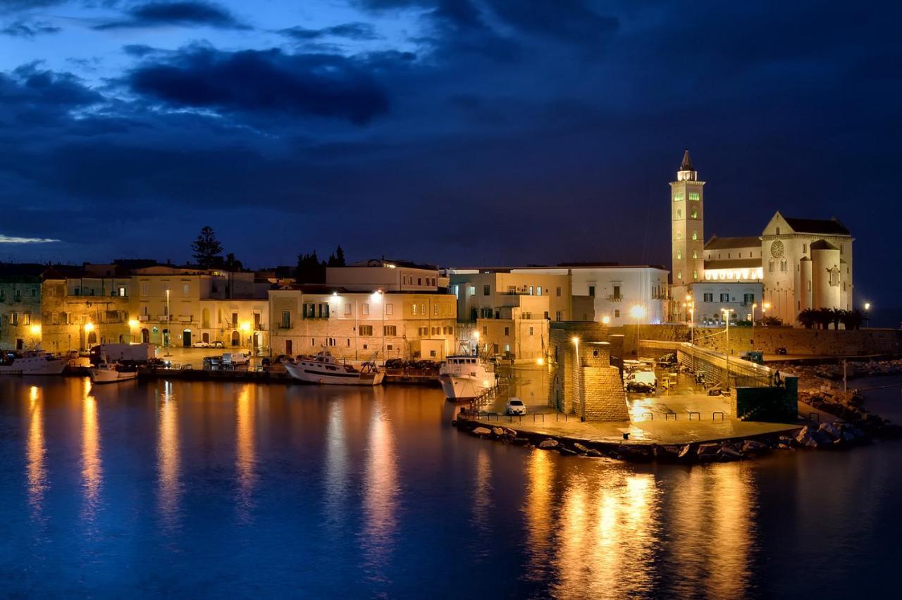 No Tag Urban Hotel Trani Exterior photo